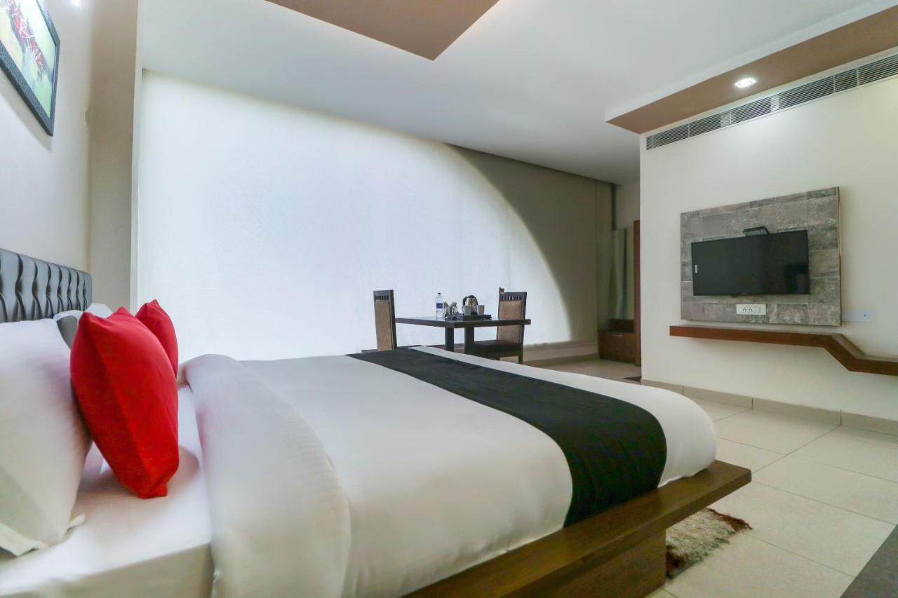 Townhouse 765 The Grace Hotell Patiāla Eksteriør bilde